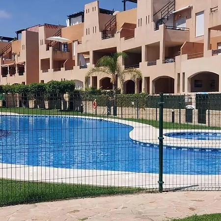 Bajo Con Patio, Piscina Y Playa A 200 Metros *
