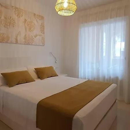 Apartment Bajo Con Patio, Piscina Y Playa A 200 Metros