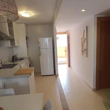 Bajo Con Patio, Piscina Y Playa A 200 Metros *