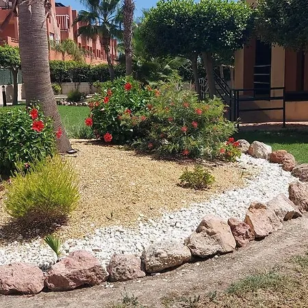 Bajo Con Patio, Piscina Y Playa A 200 Metros