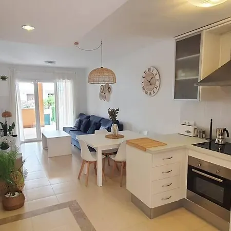Bajo Con Patio, Piscina Y Playa A 200 Metros